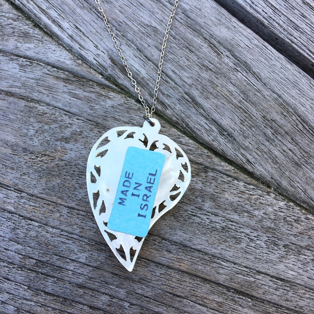 Valentines Day Pearl Heart Necklace Silver Carved - Picture 6 of 6